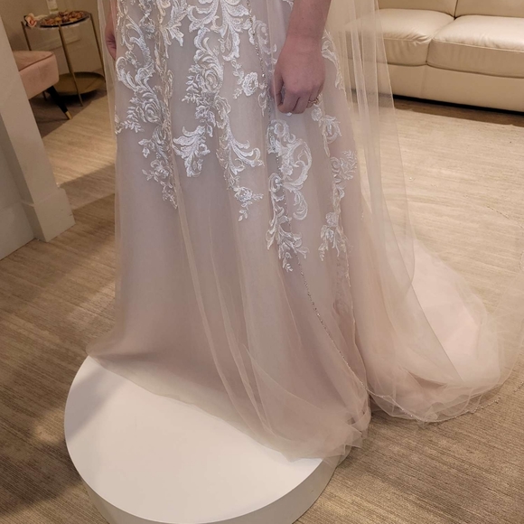 STYLE #2041 Mori Lee Parthenia Wedding Dress size 14 with Veil - Picture 5 of 8